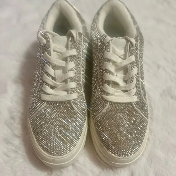 NWOT Jessica Simpson Glittery Silver Platform Sneakers - Picture 2 of 2